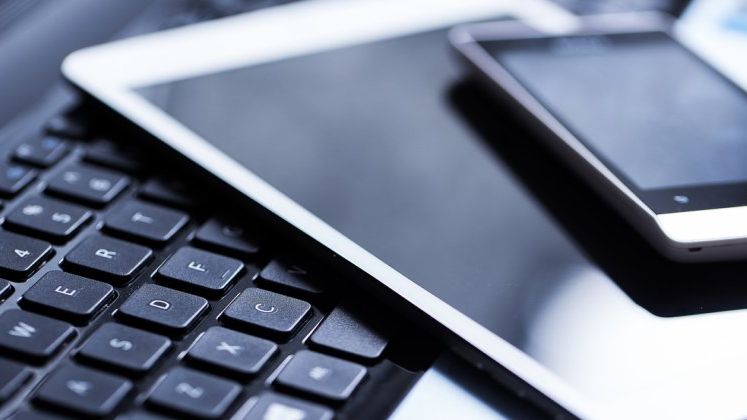 Sapte lucruri pe care le poti face cu tabletele sau telefoanele vechi
