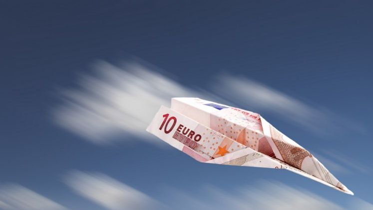 Black Friday la Vola.ro: bilete de avion la 1 euro dus-intors si city-break-uri de la 10 euro