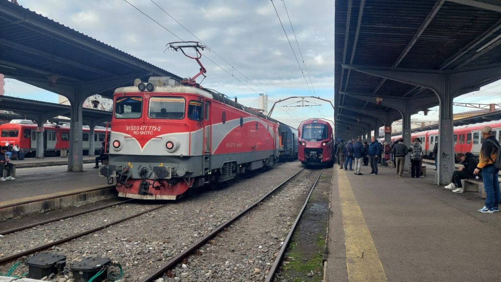 GALERIE FOTO | Primul tren electric cumpărat de România în 40 de ani, gata de prima călătorie - Imagine 18