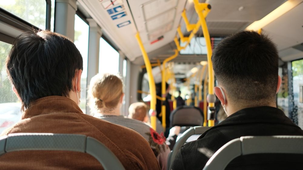 Un oraș din România propune transport public cu 1 leu pe zi și abonamente sub 30 lei ca răspuns la criza carburanților