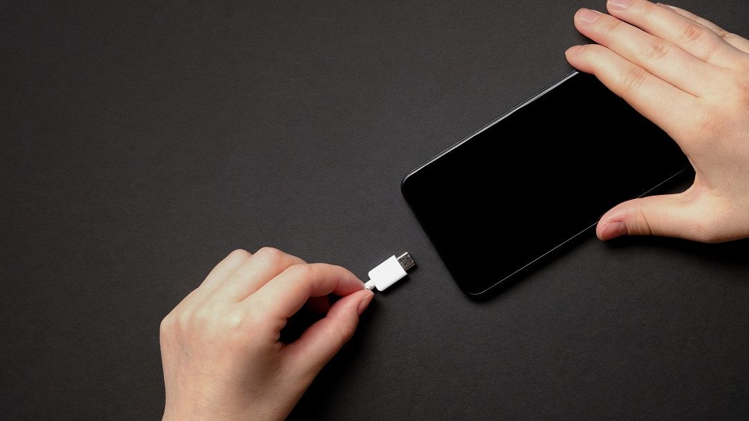 Un singur încărcător pentru orice telefon, tabletă sau aparat foto: autoritățile europene au făcut încă un pas înainte