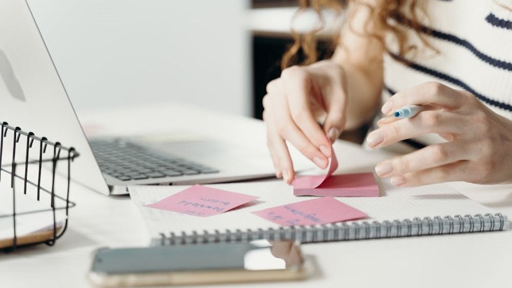 4 rezoluții de carieră în 2025. Cum să devii cea mai bună versiunea a ta la job