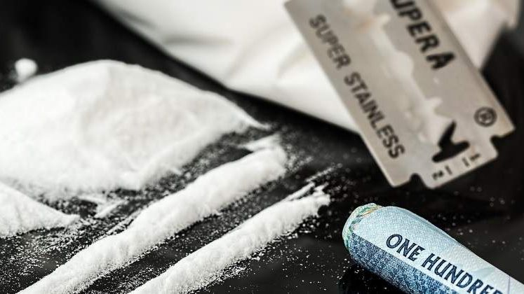 Peste o tona de droguri confiscate in dosare penale au fost distruse