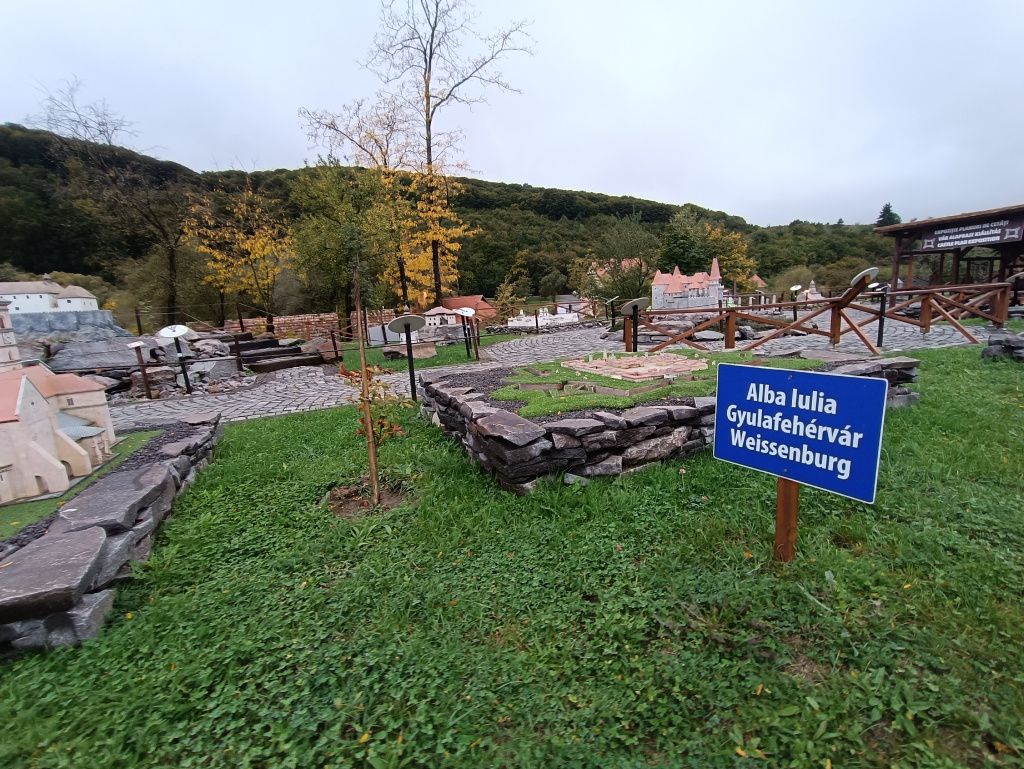 GALERIE FOTO: Parcul Mini Transilvania sau cum să faci un tur în Ardeal în mai puțin de o oră - Imagine 35