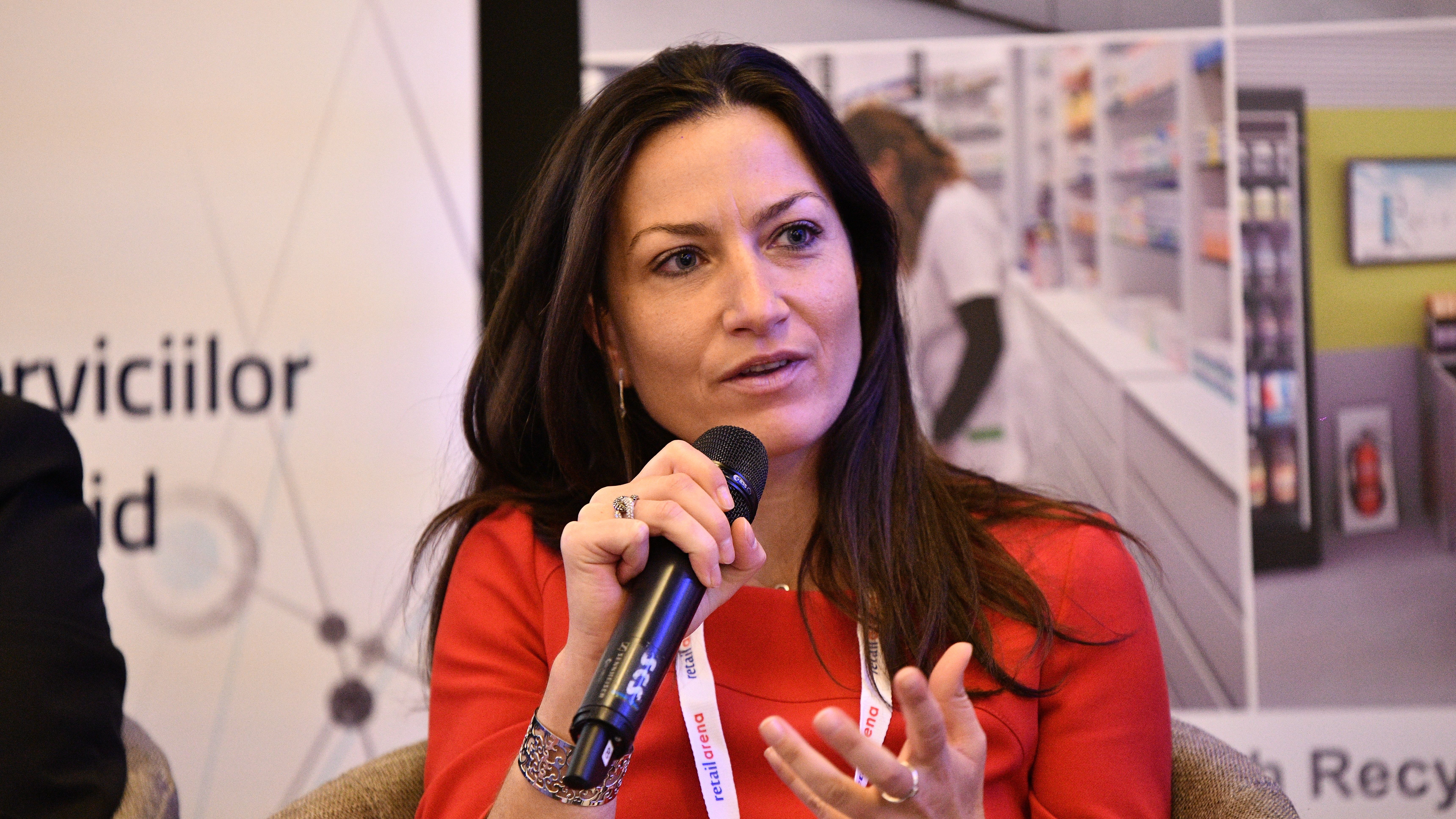 Celine Blanchot, Glory: Cash-ul este numarat de pana la 10 ori de retaileri!