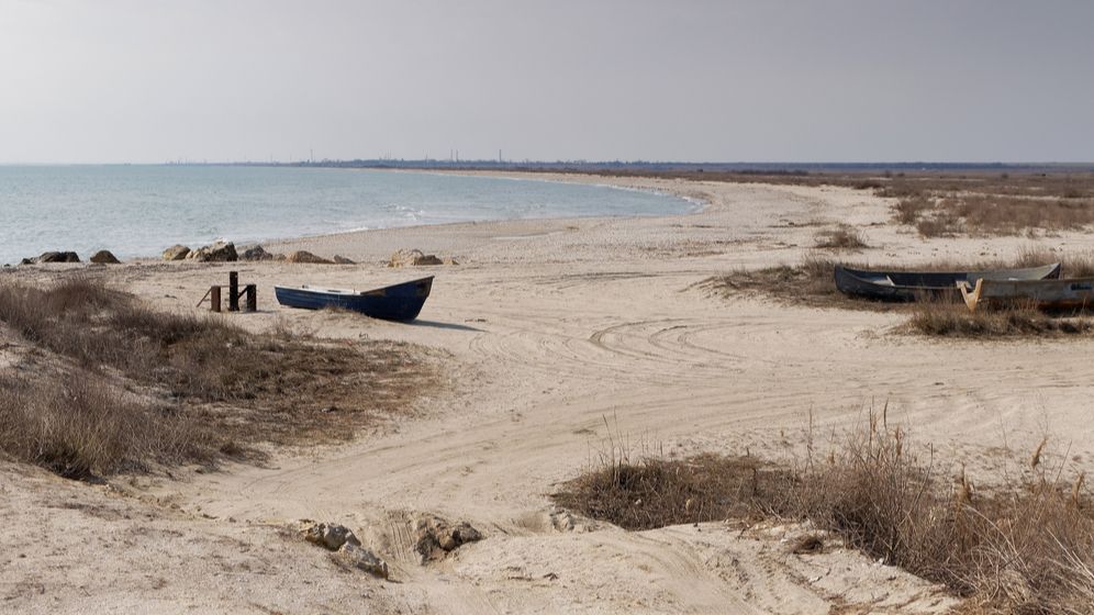 Soare, mare și nisip: topul plajelor izolate din România