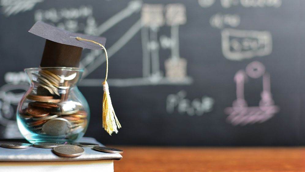 Mii de români din Marea Britanie, în mijlocul unui scandal de fraudă universitară: Ar fi primit fraudulos sute de milioane de lire sterline