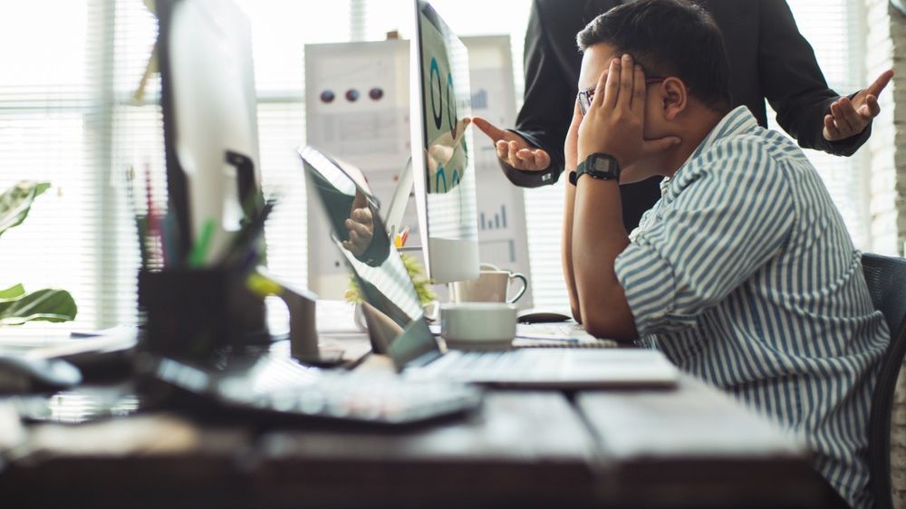 Tot mai mulți antreprenori apasă frâna: Numărul firmelor care și-au suspendat activitatea, în creștere în primele opt luni