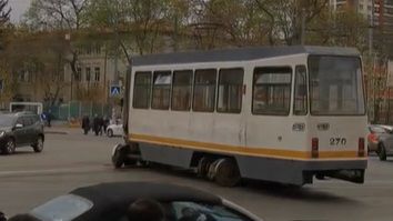 Tramvai deraiat la intersecția dintre Șoseaua Mihai Bravu și Calea Dudești