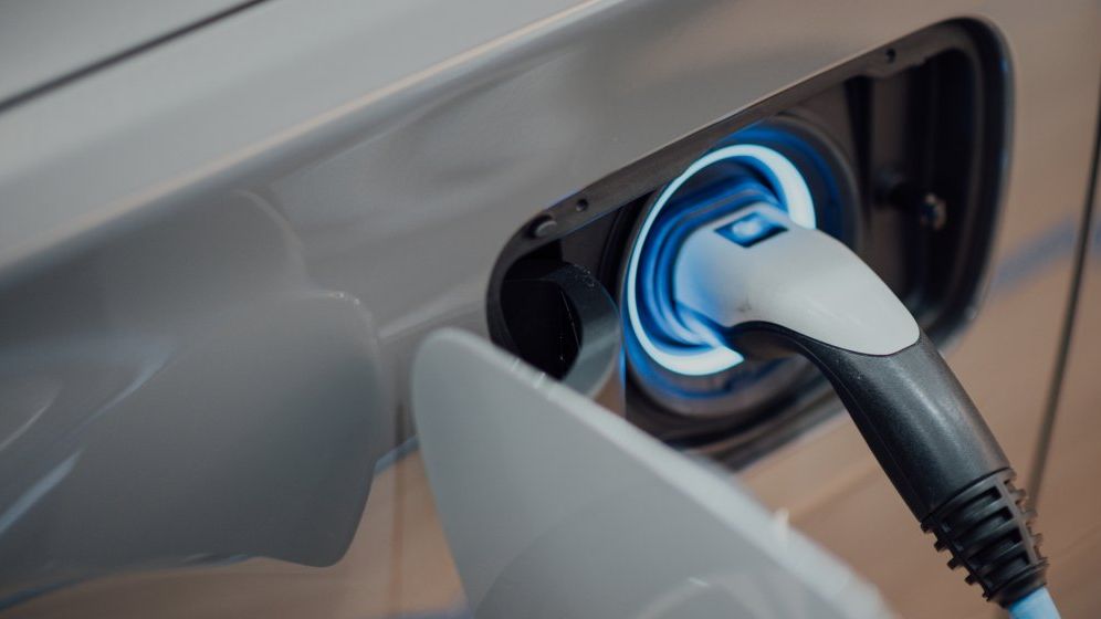Șeful Bosch crede că electrificarea tuturor vehiculelor va dura 35 de ani