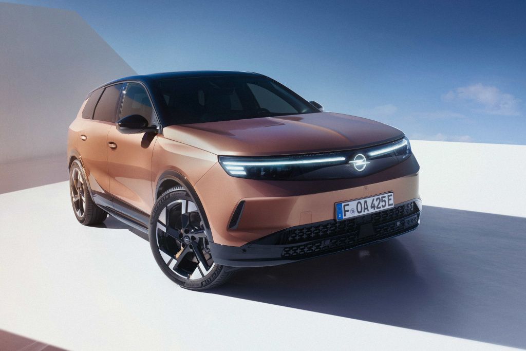 GALERIE FOTO | Opel dezvăluie noua generație Grandland cu propulsie electrică și hibridă - Imagine 1