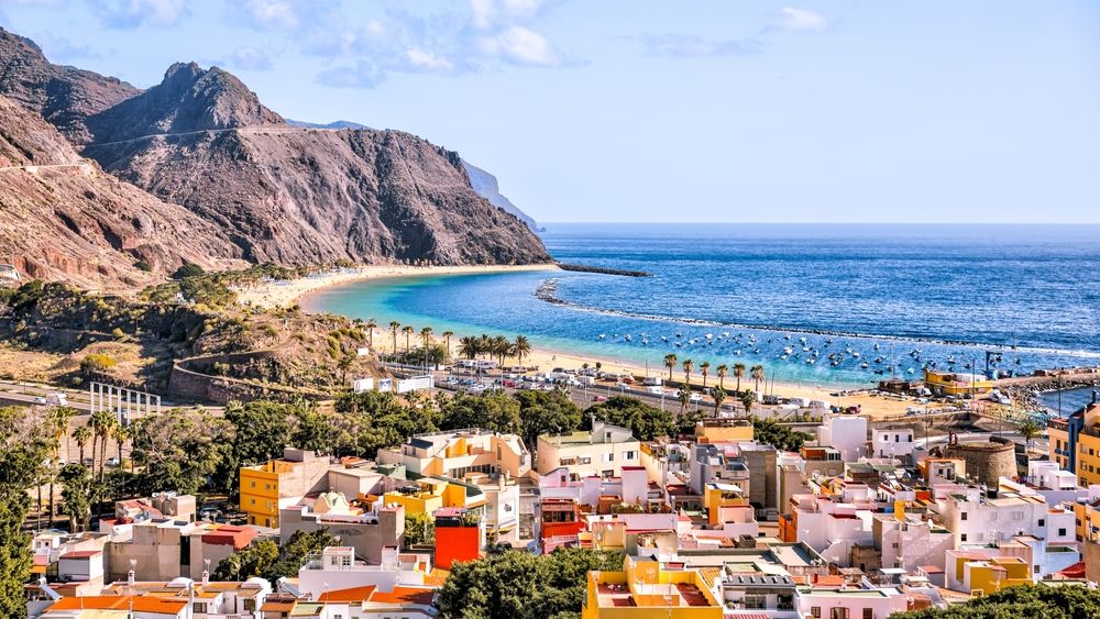 Românii renunță la vacanțele de iarnă în Dubai și caută destinații aproape de casă. Care sunt locațiile preferate