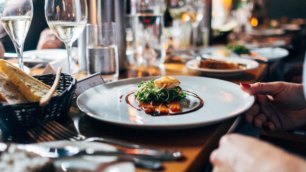 Toate restaurantele se redeschid de la 1 septembrie