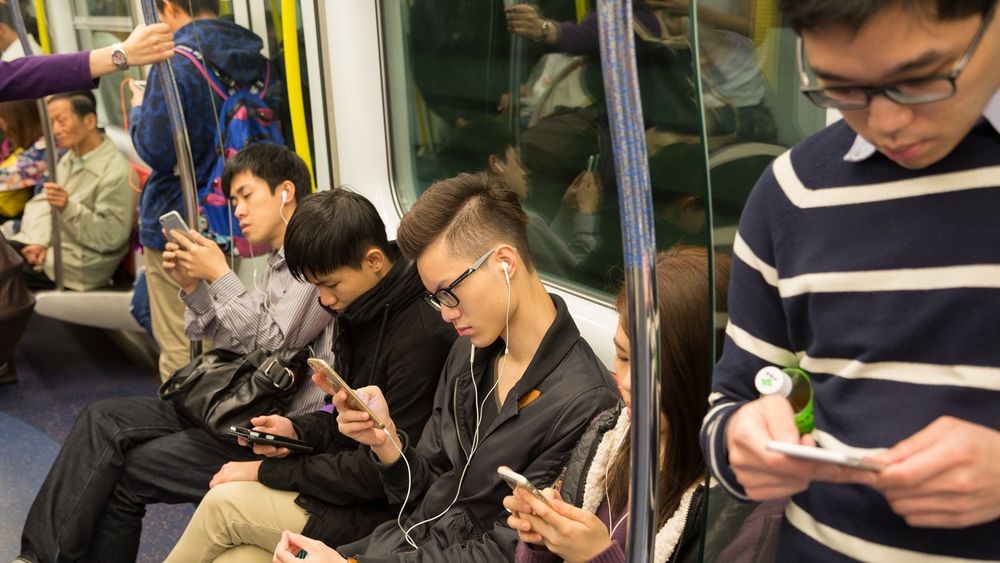 Vânzările de telefoane s-au prăbușit în China: Cel mai redus nivel din ultimul deceniu