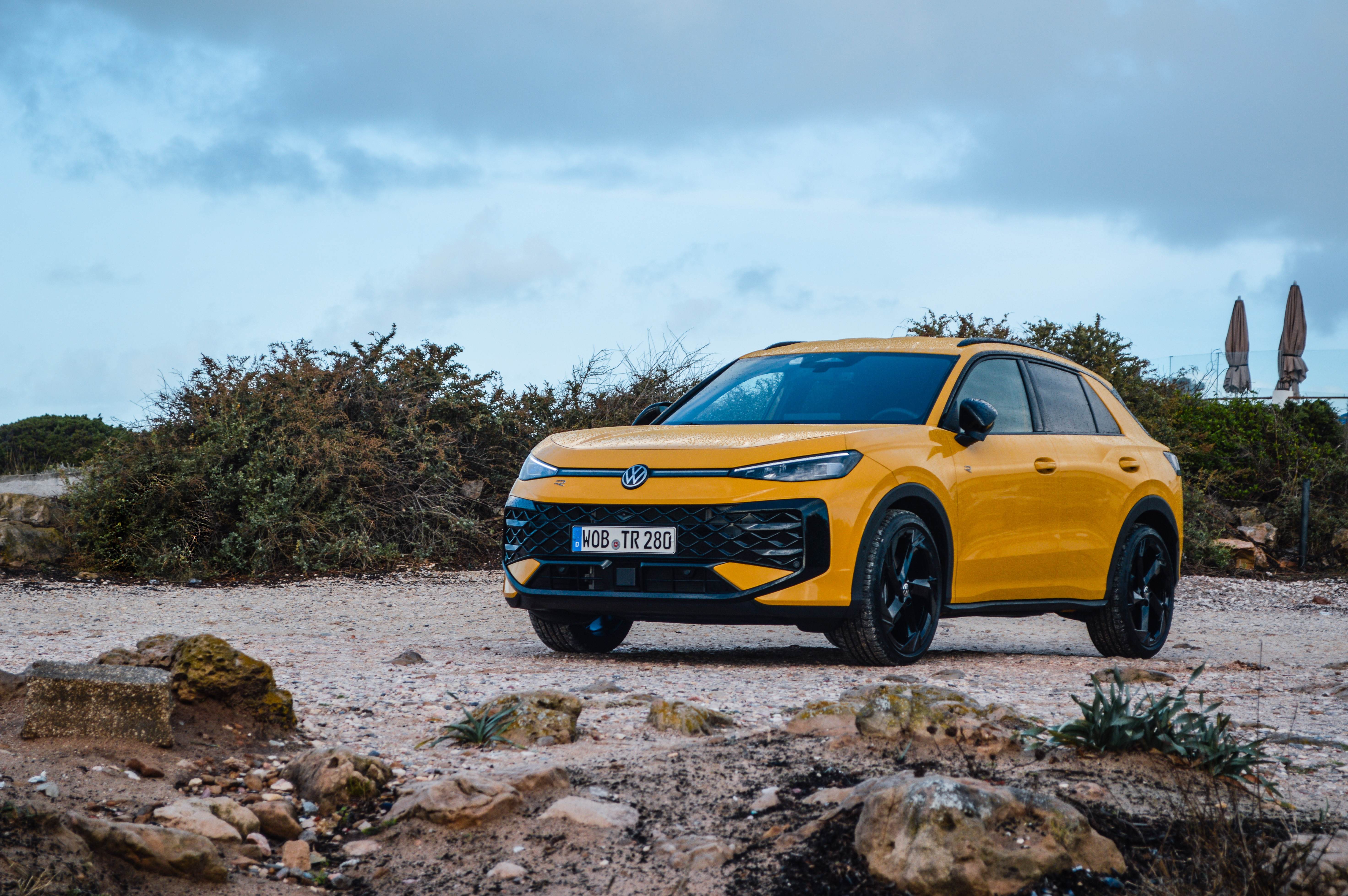 Dacia Sandero, depășită de Volkswagen T-Roc în topul vânzărilor europene din august