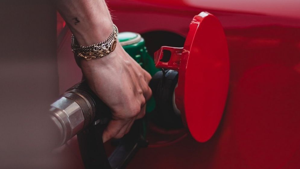 Președintele Furnizorilor de Energie: ”Guvernul fie să taie accizele, fie să îi ajute pe cei vulnerabili, dacă vrea să rezolve criza carburanților”