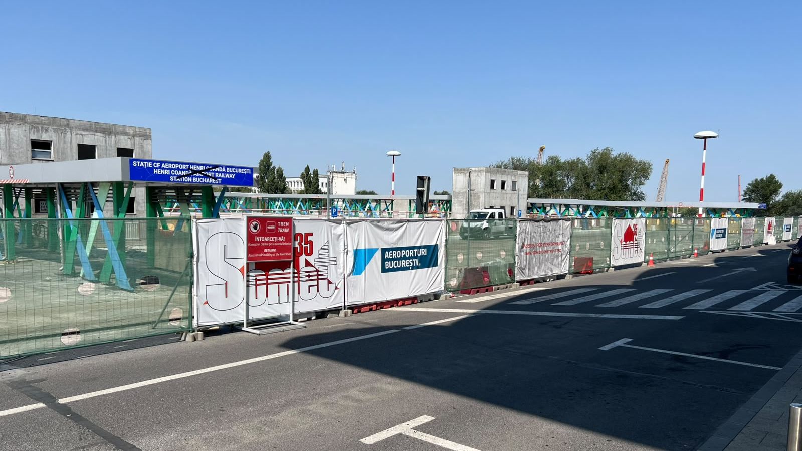 Parcarea Sosiri de la Aeroportul Henri Coandă se închide: unde își pot lăsa pasagerii mașinile