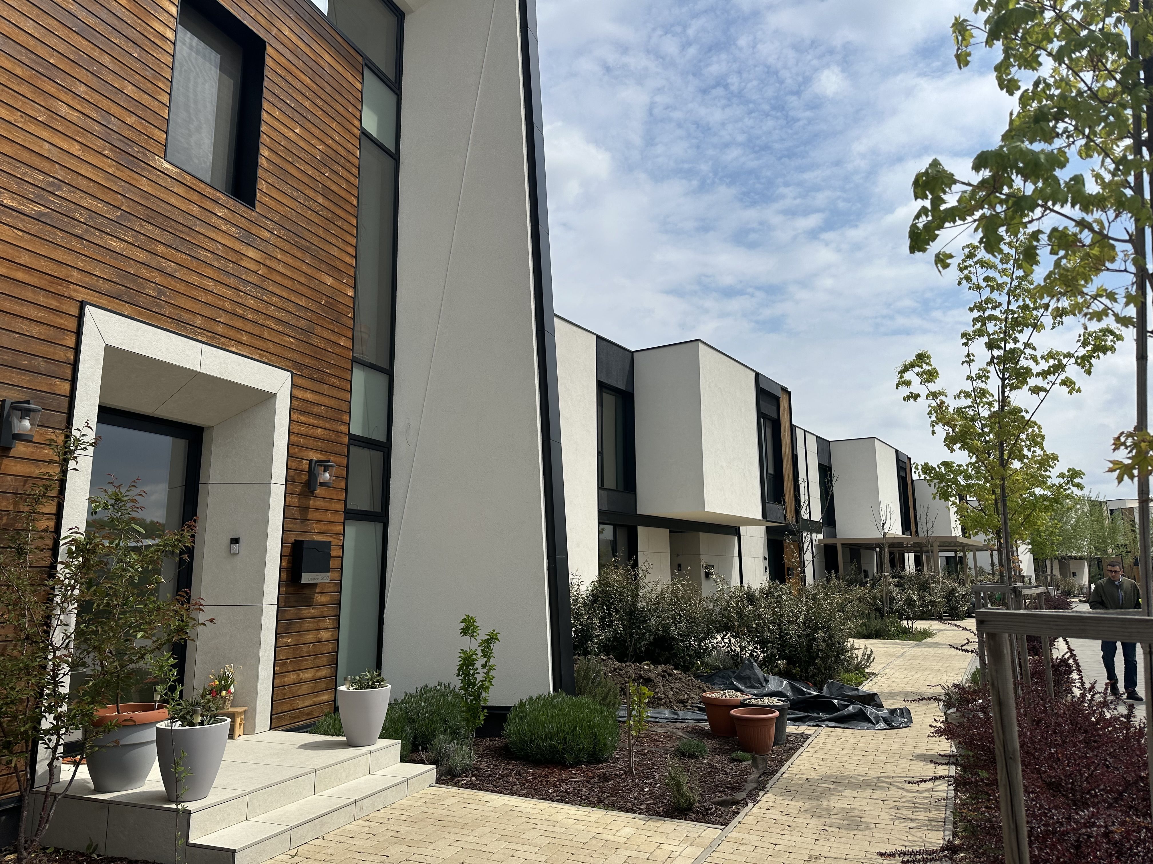 Alesonor și austriecii de la Strabag continuă lucrările la suburbia Amber Forest. Faza a doua a proiectului: 172 de noi locuințe - Poza 6