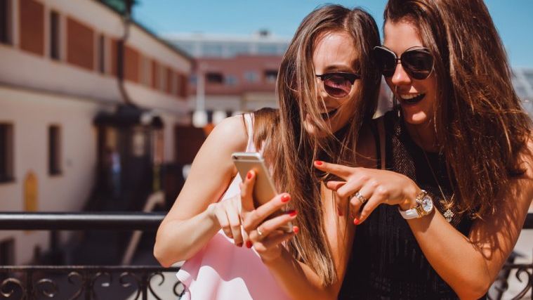 Smartphone-uri la reducere: 4 modele cu pana la 35% mai ieftine