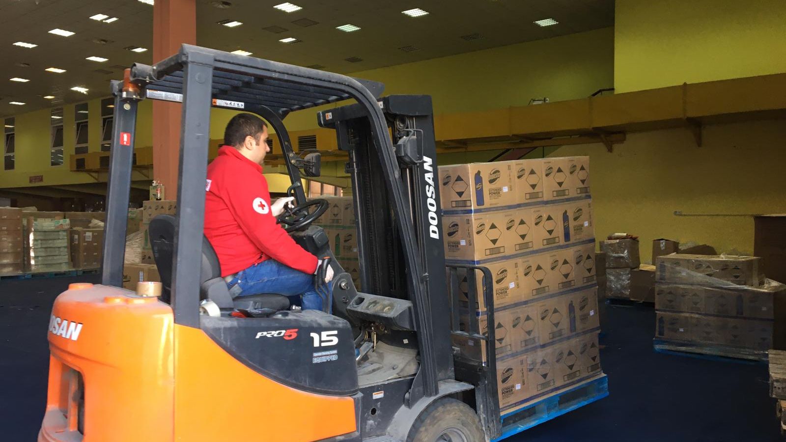 Domestos donează Crucii Roșii Române produse în valoare de peste 120.000 euro în perioada pandemiei Covid-19