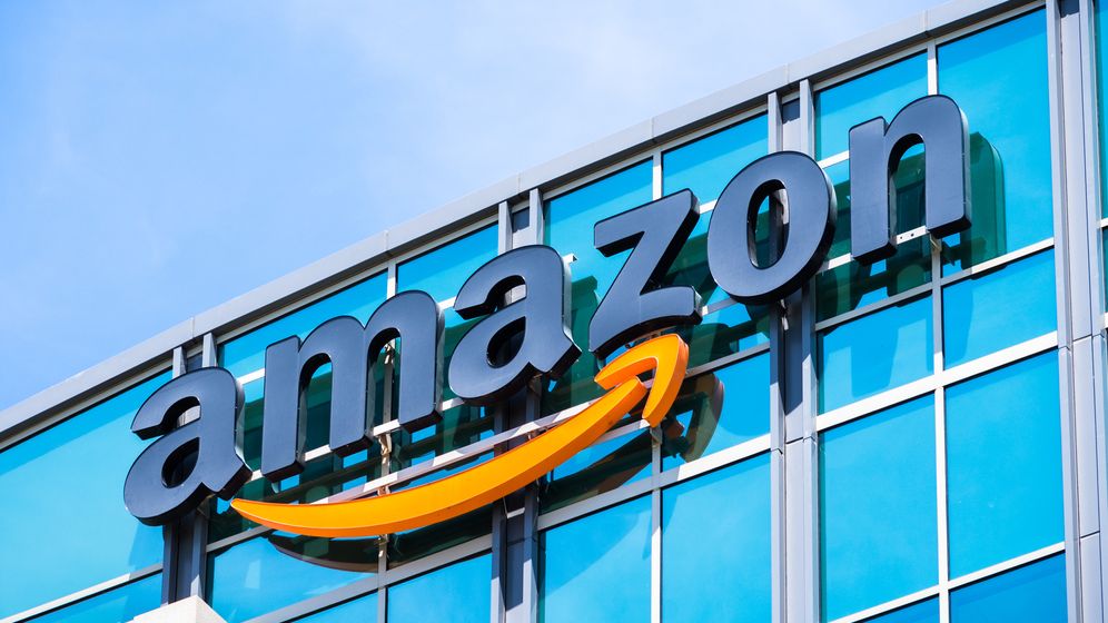 Cum i-a recompensat Amazon pe angajații care s-au vaccinat: mașini gratis sau bonusuri de 100.000 de dolari