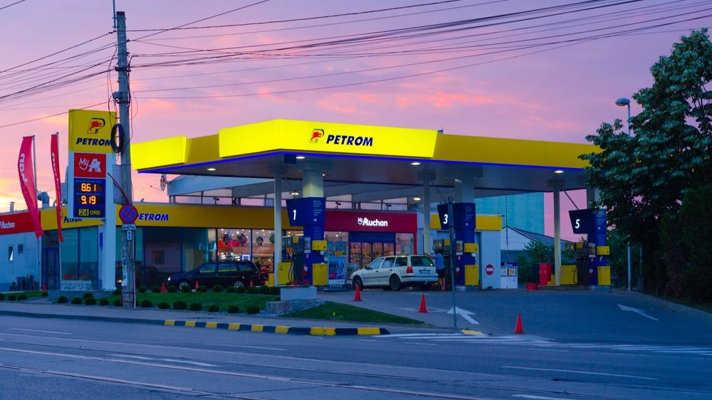 Petrom dă asigurări că există destul petrol pentru lunile august și septembrie