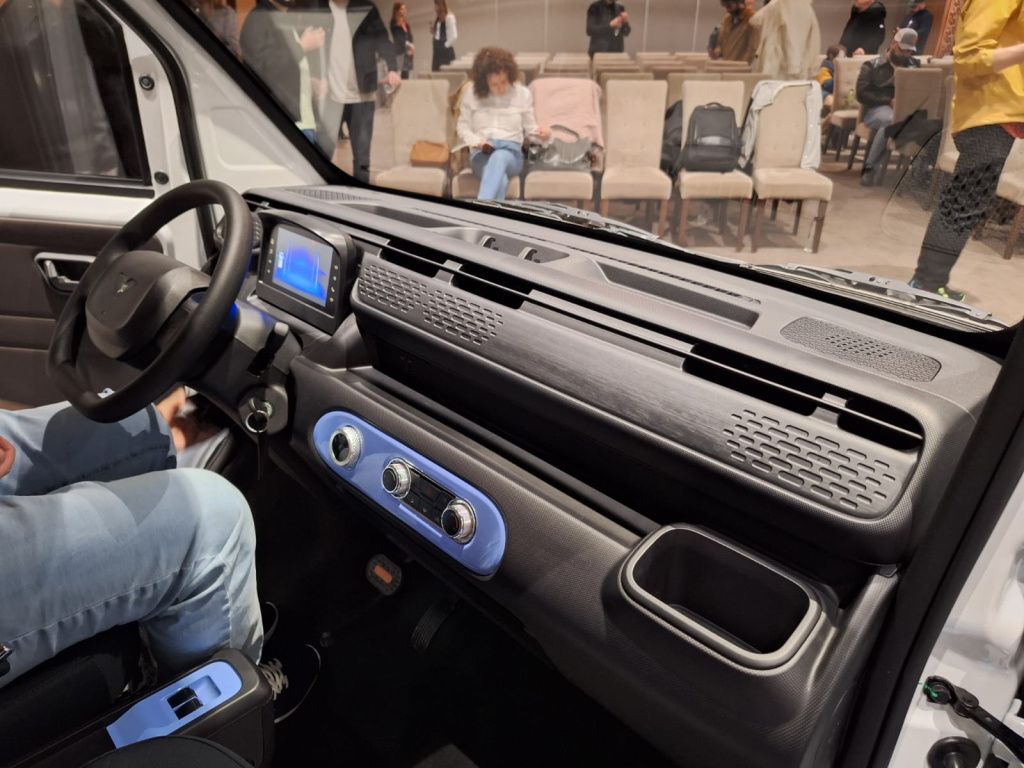 [FOTO] Allview intră în "žlumea" utilitarelor electrice. Cât costă noile modele - Imagine 3