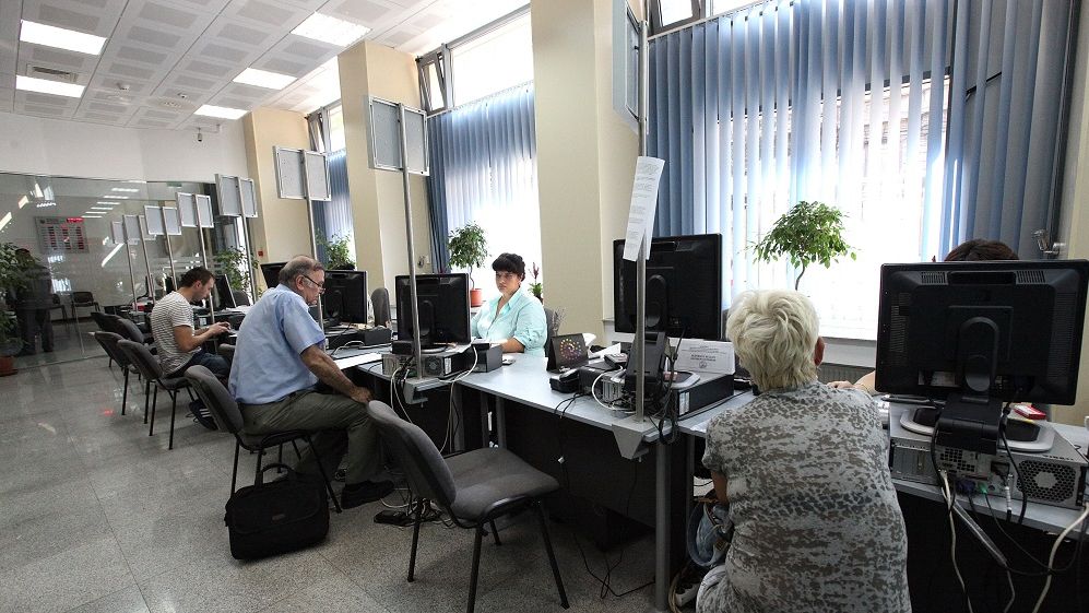 Angajările la stat vor fi suspendate începând cu 1 iulie