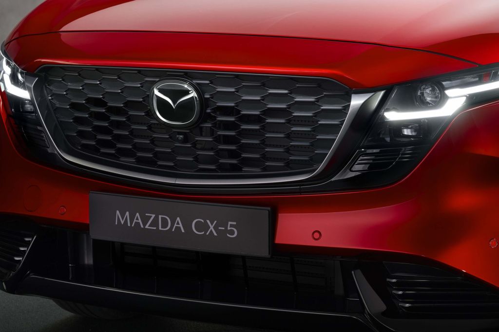 [FOTO] Noua Mazda CX-5 este mai mare, dar pierde motorizarea diesel - Imagine 7