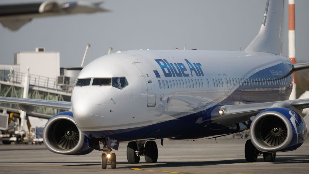 Ce nereguli au găsit inspectorii ANPC la Blue Air