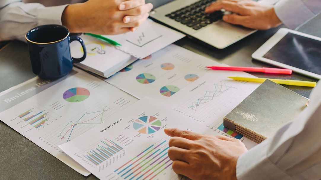 Finanțare pentru afacerile românești: pot primi până la 300.000 de euro prin programul Alpha