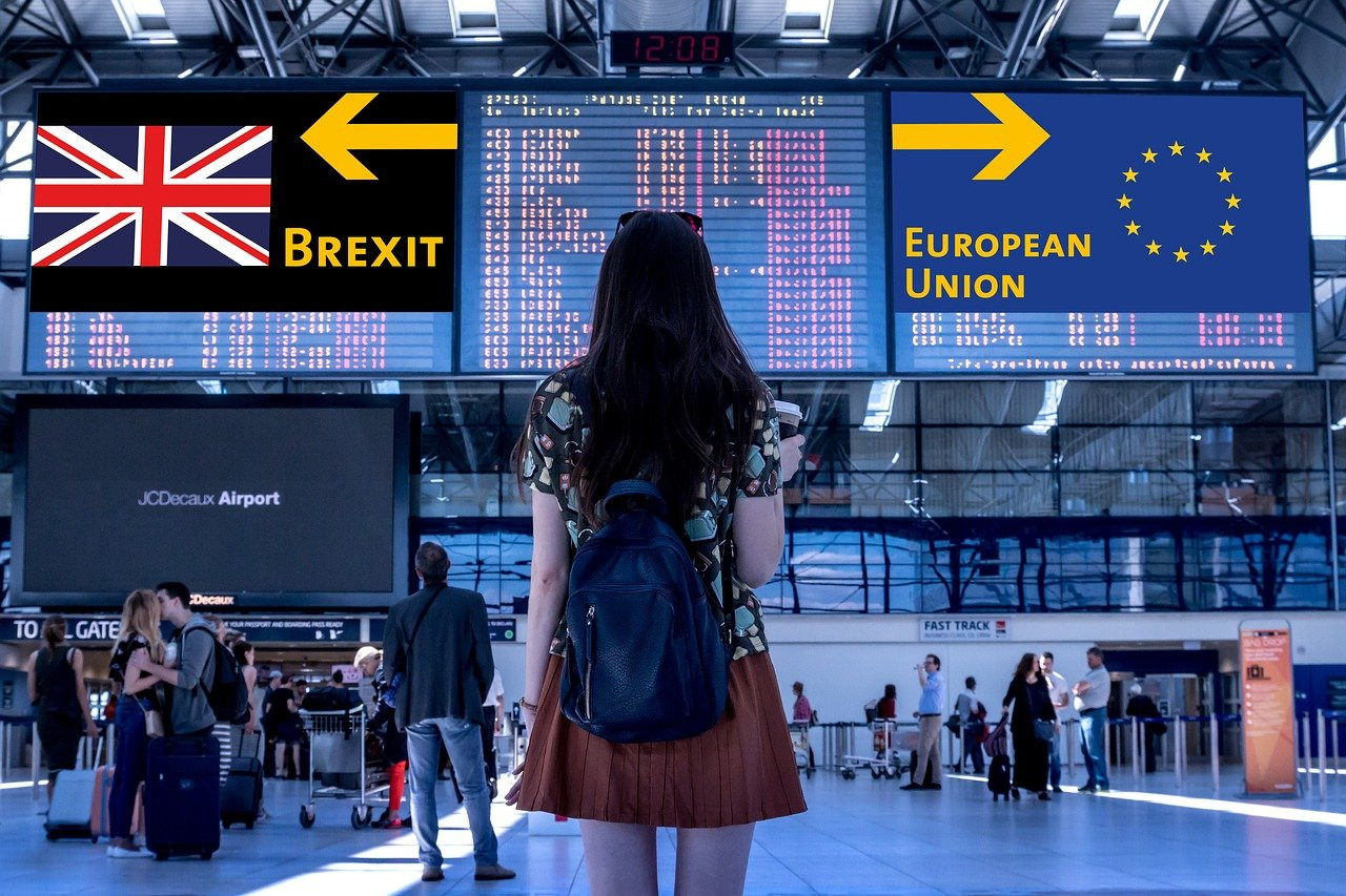 Numărul studenților români din Marea Britanie ar putea crește cu peste 30% dacă taxele vor fi reduse. Cum a schimbat BREXITUL accesul la universitățile britanice