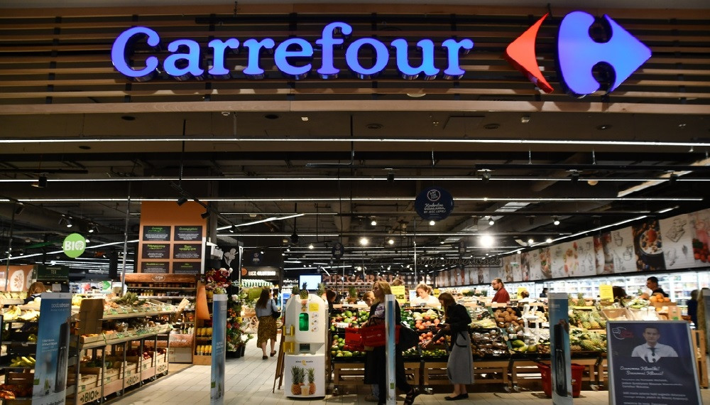 Carrefour iese din România: grupul finalizează tranzacția cu Pavăl Holding