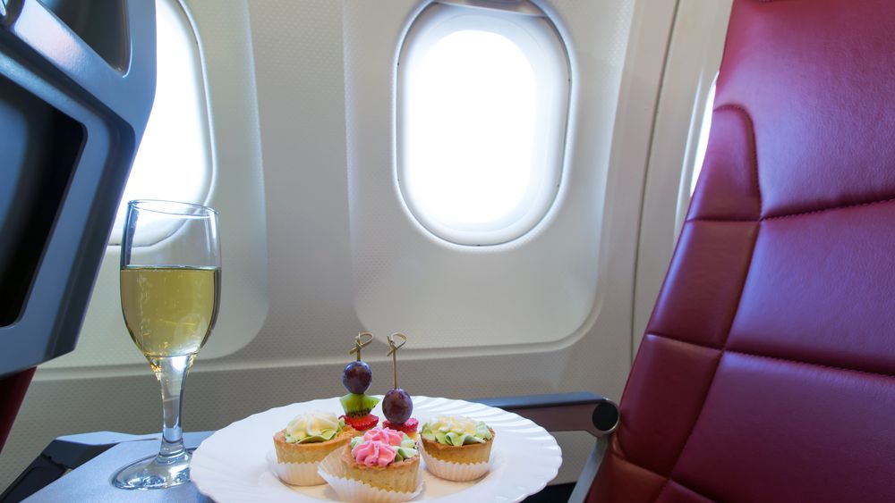 Prăjiturile și biletele de avion au avut cele mai mari scumpiri în ultimul an