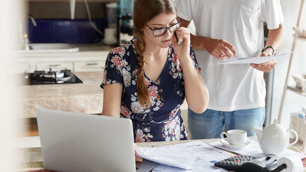 Prin ce metode poți să administrezi eficient veniturile în gospodărie