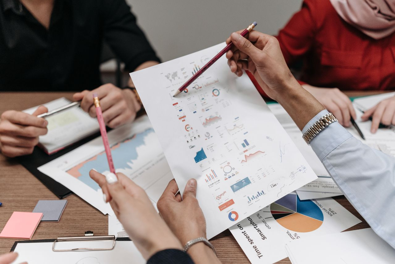 Strategii de eficientizare a costurilor în companii: Cum optimizezi resursele fără a afecta productivitatea