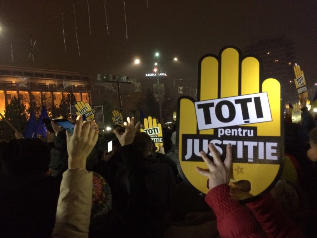 Proteste la Piata Victoriei - Imagine 7