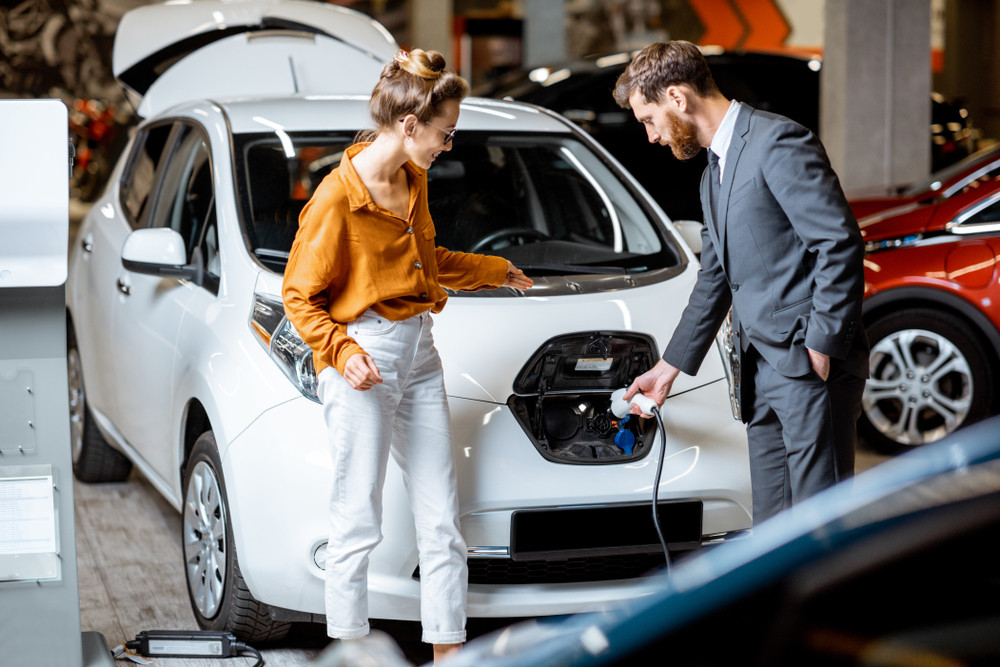 Mașinile electrice din China au devenit prea mari pentru parcări: autoritățile cer modele mai suple