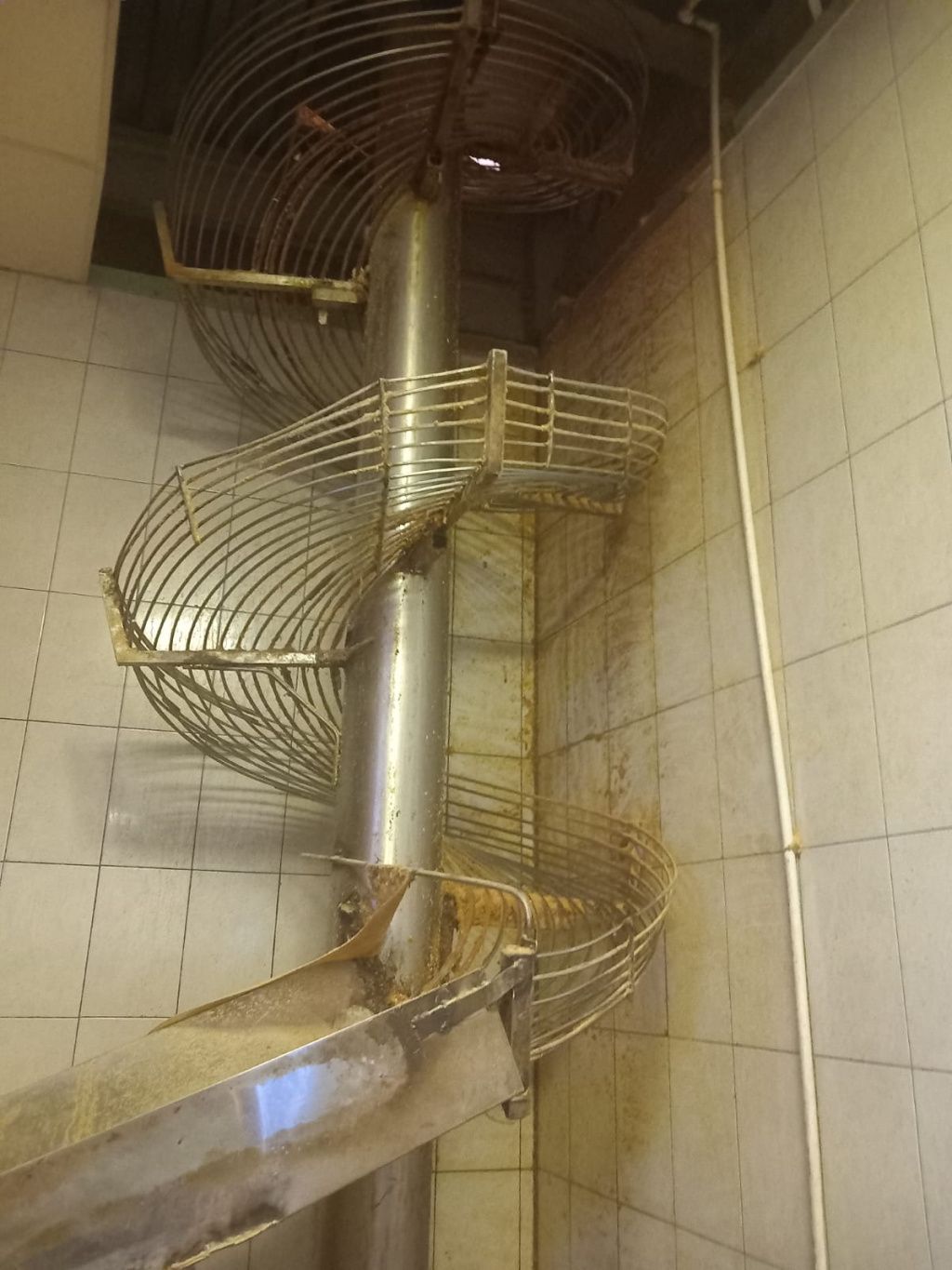 Ce a descoperit ANPC la o fabrică de pâine din București: mii de pâini retrase de la vânzare - Imagine 4