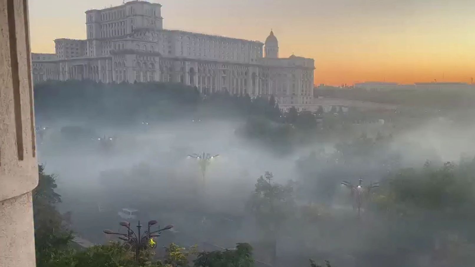 Spectacolul de drift din Piața Constituției, sancționat de Garda de Mediu. Ce amendă au primit organizatorii