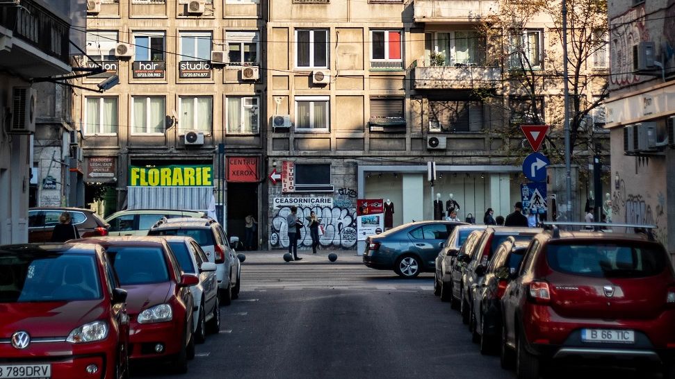 Europenii au cumpărat mai puține mașini noi în 2022. Românii, marea excepție: înmatriculările au crescut cu 6,7%