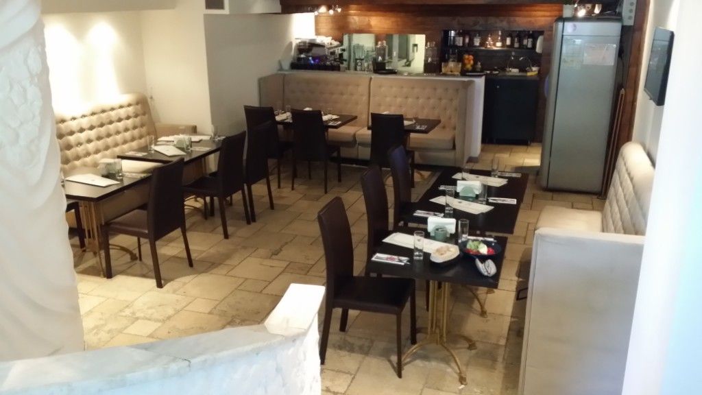 Review George Butunoiu: Un bistrou cinstit