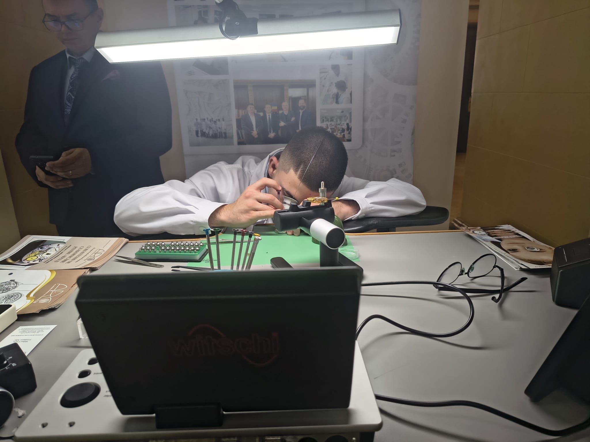 FOTO. Un CEAS, o POVESTE. Orologerie elvețiană la BNR. „Valori care rezistă timpului” marchează 115 ani de relații România-Elveția<br> - Poza 42