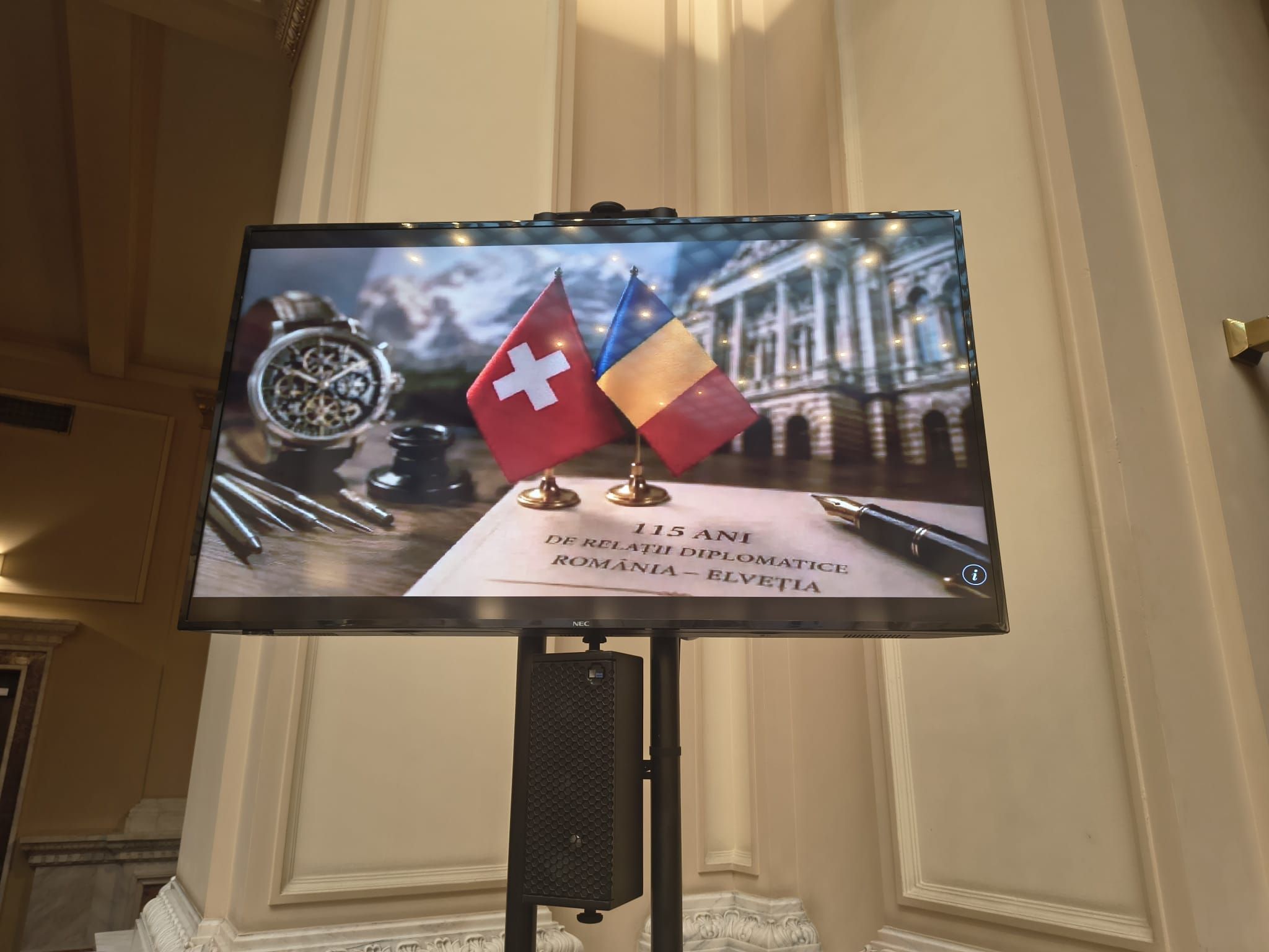 FOTO. Un CEAS, o POVESTE. Orologerie elvețiană la BNR. „Valori care rezistă timpului” marchează 115 ani de relații România-Elveția<br> - Poza 10