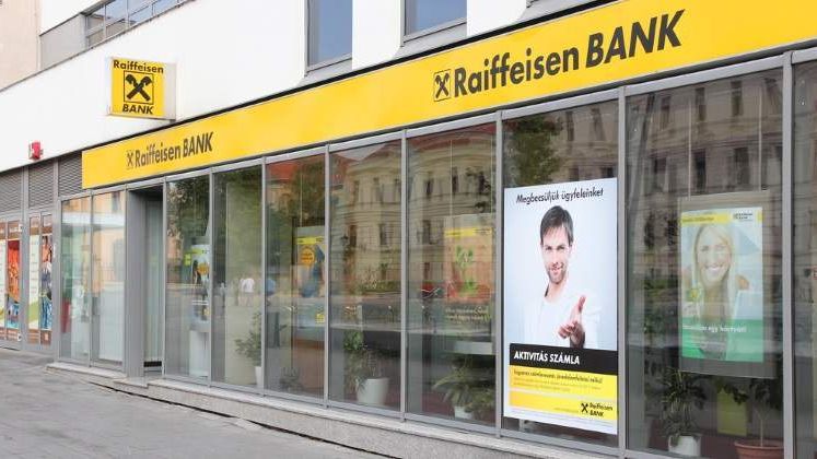 Darea in plata afecteaza Raiffeisen Bank: profitul net din primul semestru, in scadere cu 25%