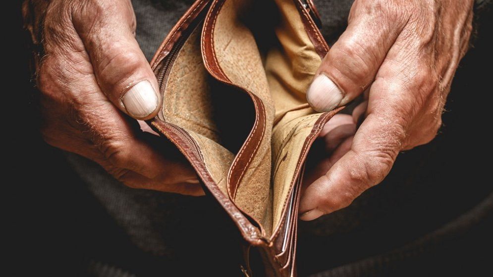 Prognoză înrăutățită pentru România: BERD se așteaptă la scădere economică, inflație ridicată și consum slăbit