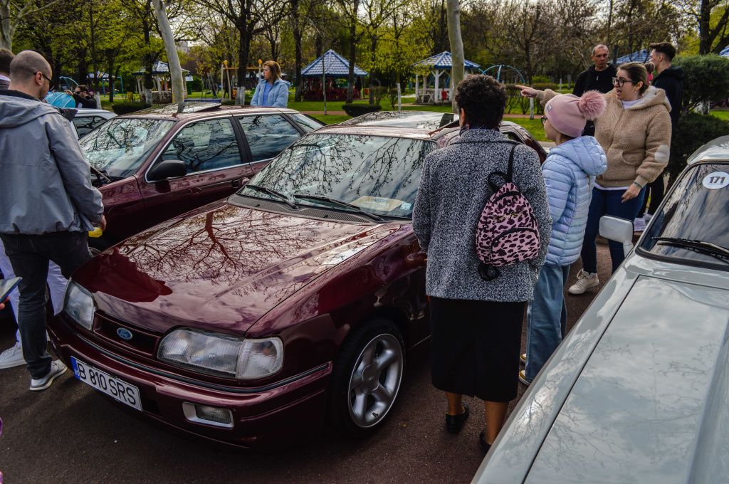 FOTO | Retroparada Primăverii: Ce am văzut la cea mai mare expoziție de mașini retro din țară - Imagine 31