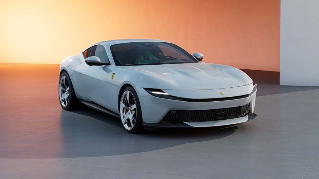 FOTO | Ferrari și-a prezentat noul model de buget. Are 4 locuri și un motor V8 - Imagine 12