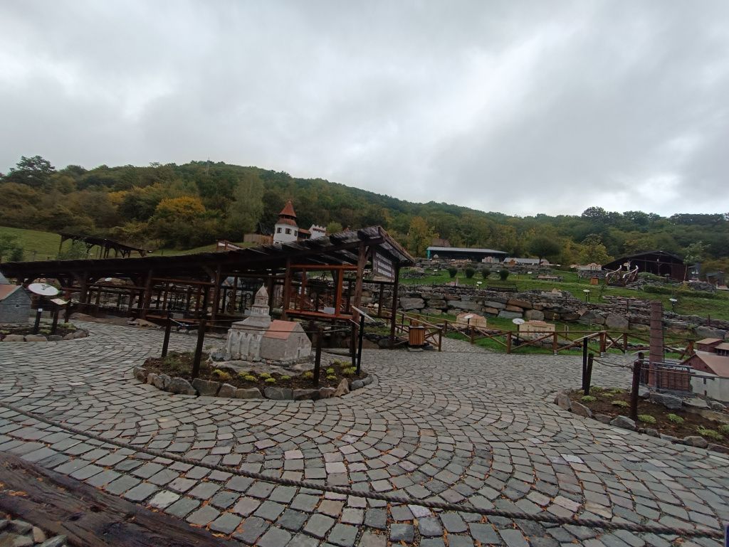 GALERIE FOTO: Parcul Mini Transilvania sau cum să faci un tur în Ardeal în mai puțin de o oră - Imagine 48