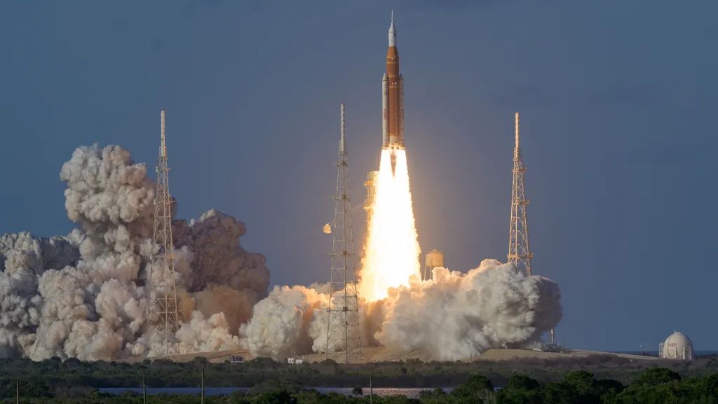 NASA revine pe Lună după 53 de ani: „Echipajul Artemis 2 se îndreaptă acum spre Lună”